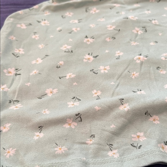 Gaze Floral Crop Top - Light Green - Picture 2 of 6